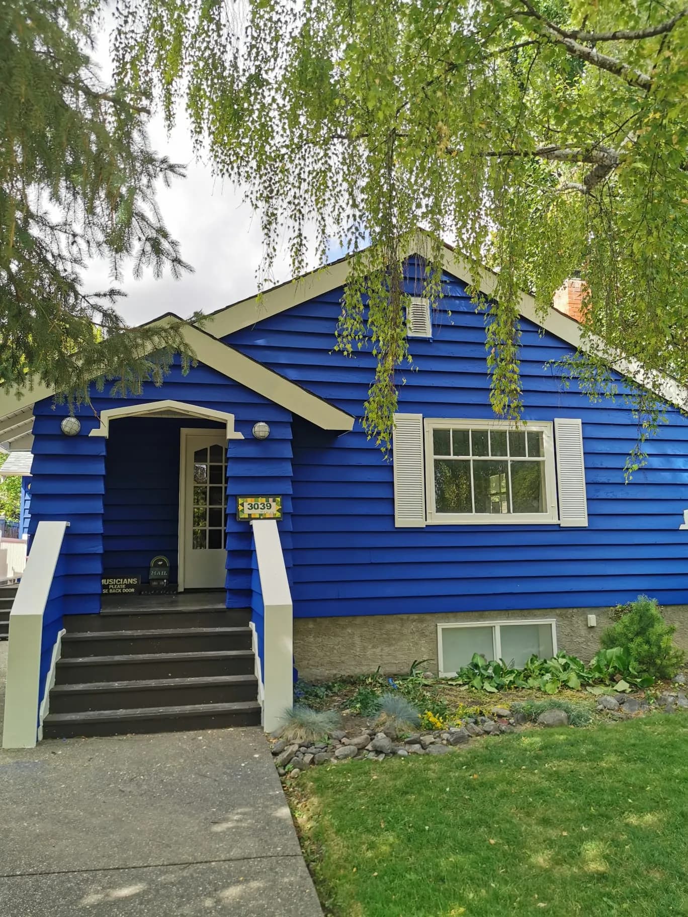 Dramatic Exterior Transformation: From Prep to Bold Blue Finish